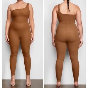 New Skims All-In-One One Shoulder Bodysuit Caramel Size 3X Catsuit